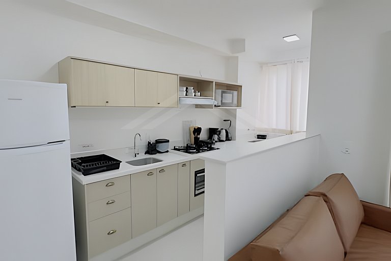 T2.904 - Apto completo, com vista para o mar, condomínio com