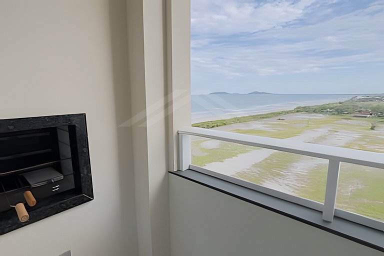 T2.904 - Apto completo, com vista para o mar, condomínio com