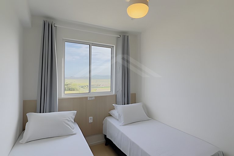 T2.904 - Apto completo, com vista para o mar, condomínio com