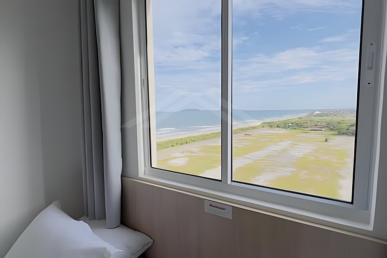 T2.904 - Apto completo, com vista para o mar, condomínio com