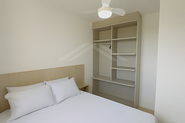 T2.904 - Apto completo, com vista para o mar, condomínio com