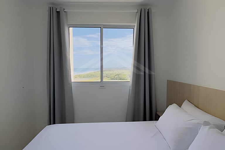T2.904 - Apto completo, com vista para o mar, condomínio com