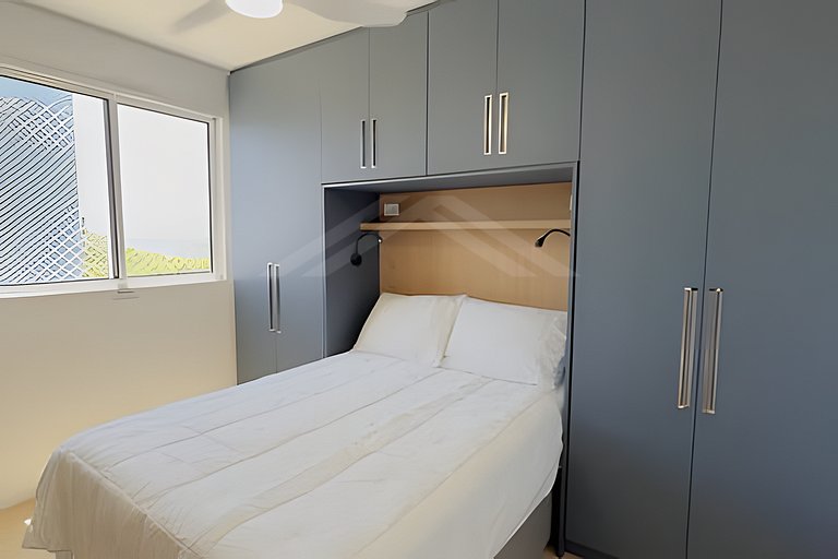 T2.301 - Apto novo, quadra mar, c/ ar condicionado