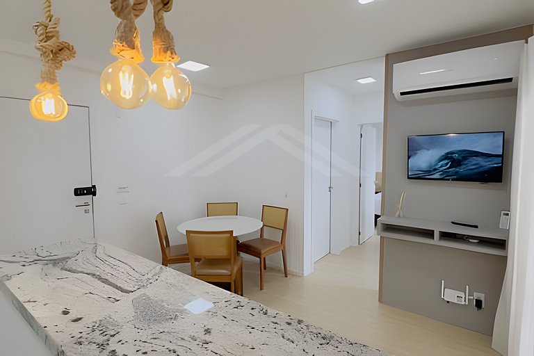 T1. 706 Apartamento a uma quadra do mar, com ar-condicionado