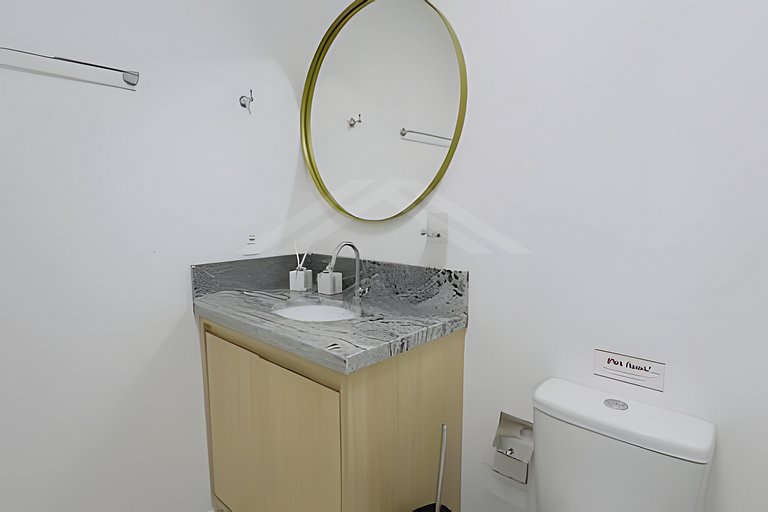 T1. 706 Apartamento a uma quadra do mar, com ar-condicionado