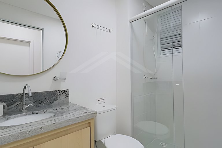 T1. 706 Apartamento a uma quadra do mar, com ar-condicionado