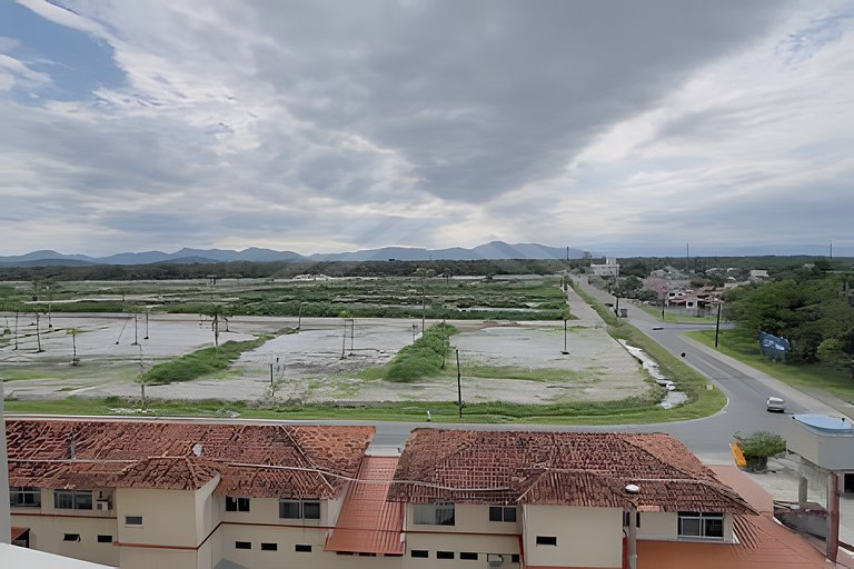 T1. 706 Apartamento a uma quadra do mar, com ar-condicionado