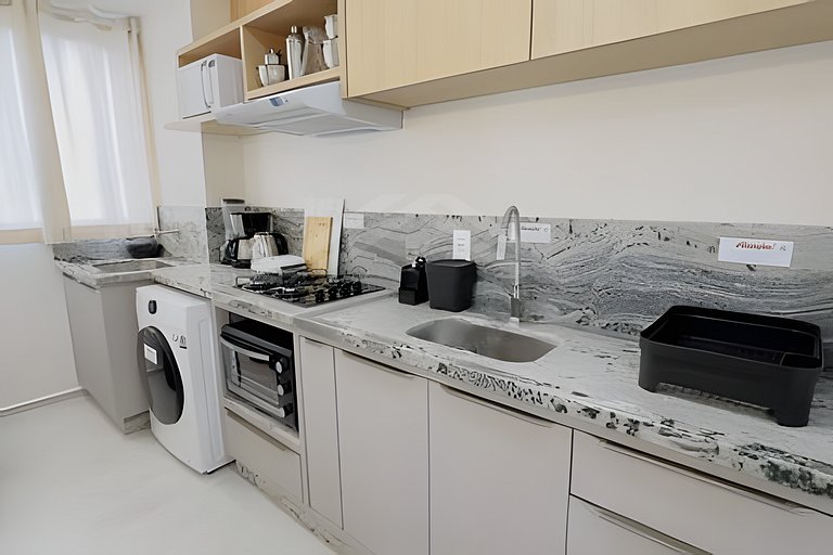 T1. 706 Apartamento a uma quadra do mar, com ar-condicionado