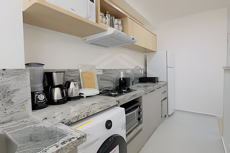 T1. 706 Apartamento a uma quadra do mar, com ar-condicionado