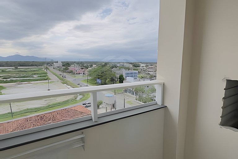 T1. 706 Apartamento a uma quadra do mar, com ar-condicionado