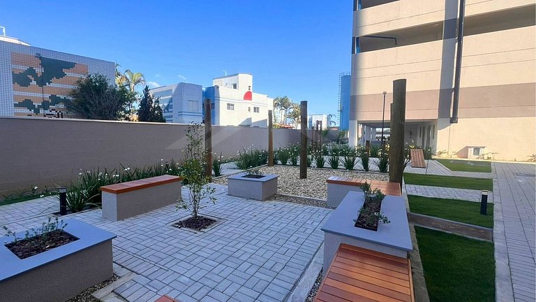 T1. 706 Apartamento a uma quadra do mar, com ar-condicionado