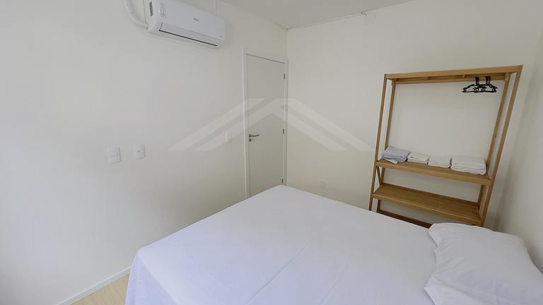 T1.302 - Apto novo, quadra mar, condomínio clube