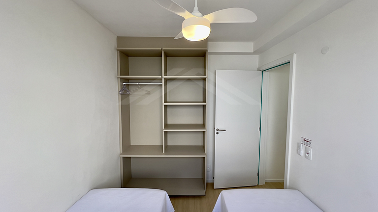 T1.1101 - Apartamento novo, linda vista para o mar