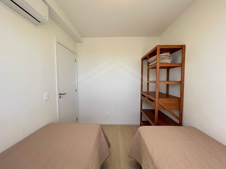 T2.707 - Apto condomínio clube, quadra mar, c/ ar condiciona