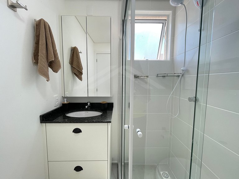 T2.707 - Apto condomínio clube, quadra mar, c/ ar condiciona