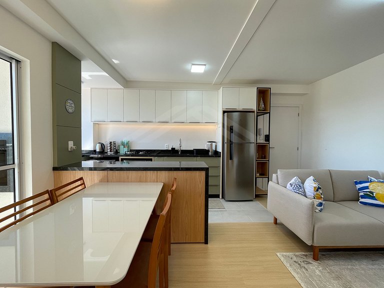 T2.707 - Apto condomínio clube, quadra mar, c/ ar condiciona